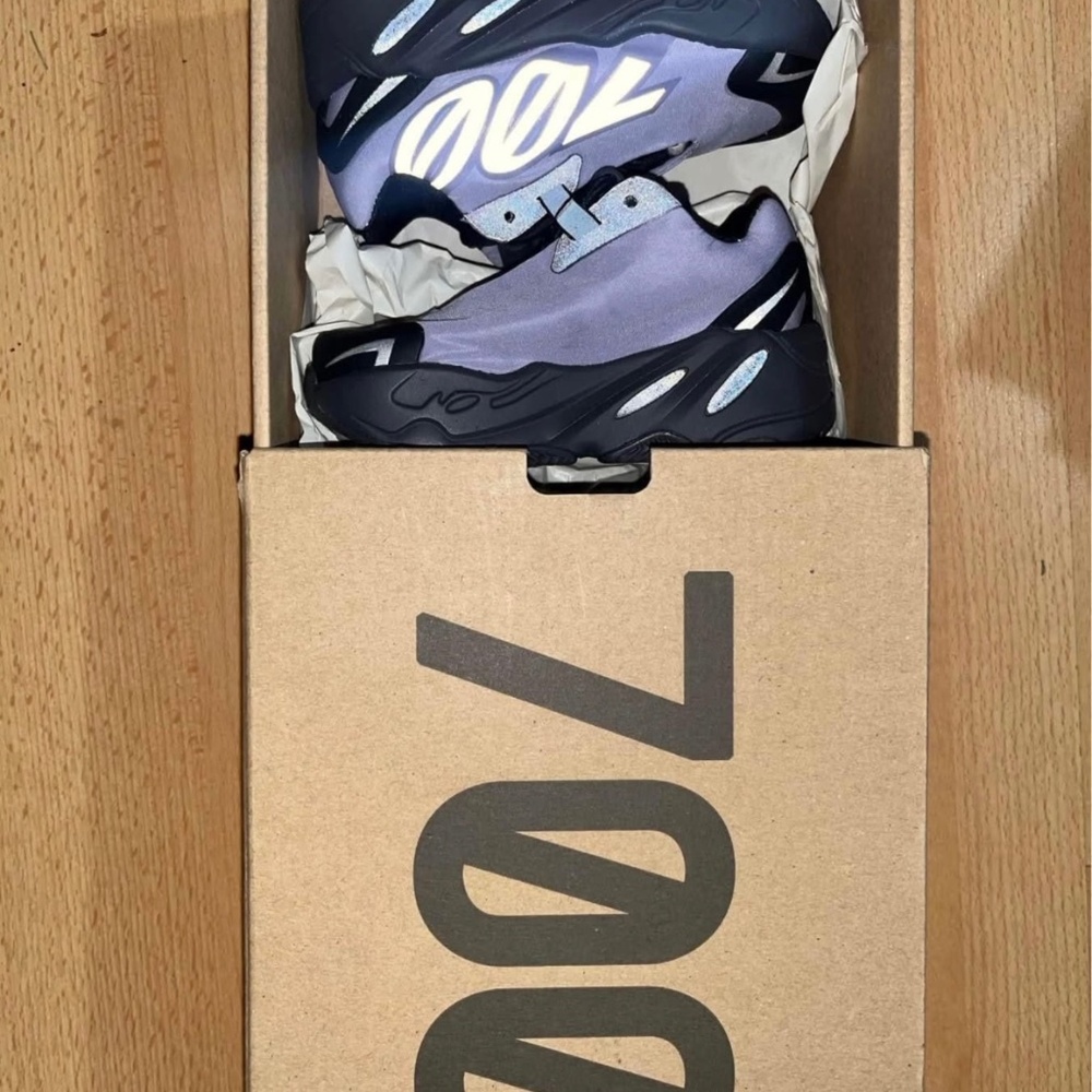 Toddler Yeezy Sneakers